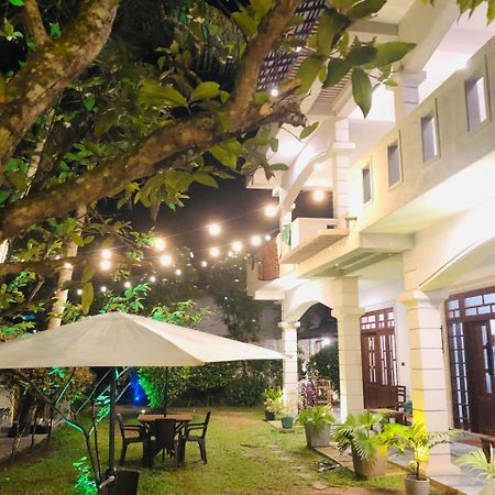 Plantation Surf Inn & Restaurant - Midigama East Exterior foto